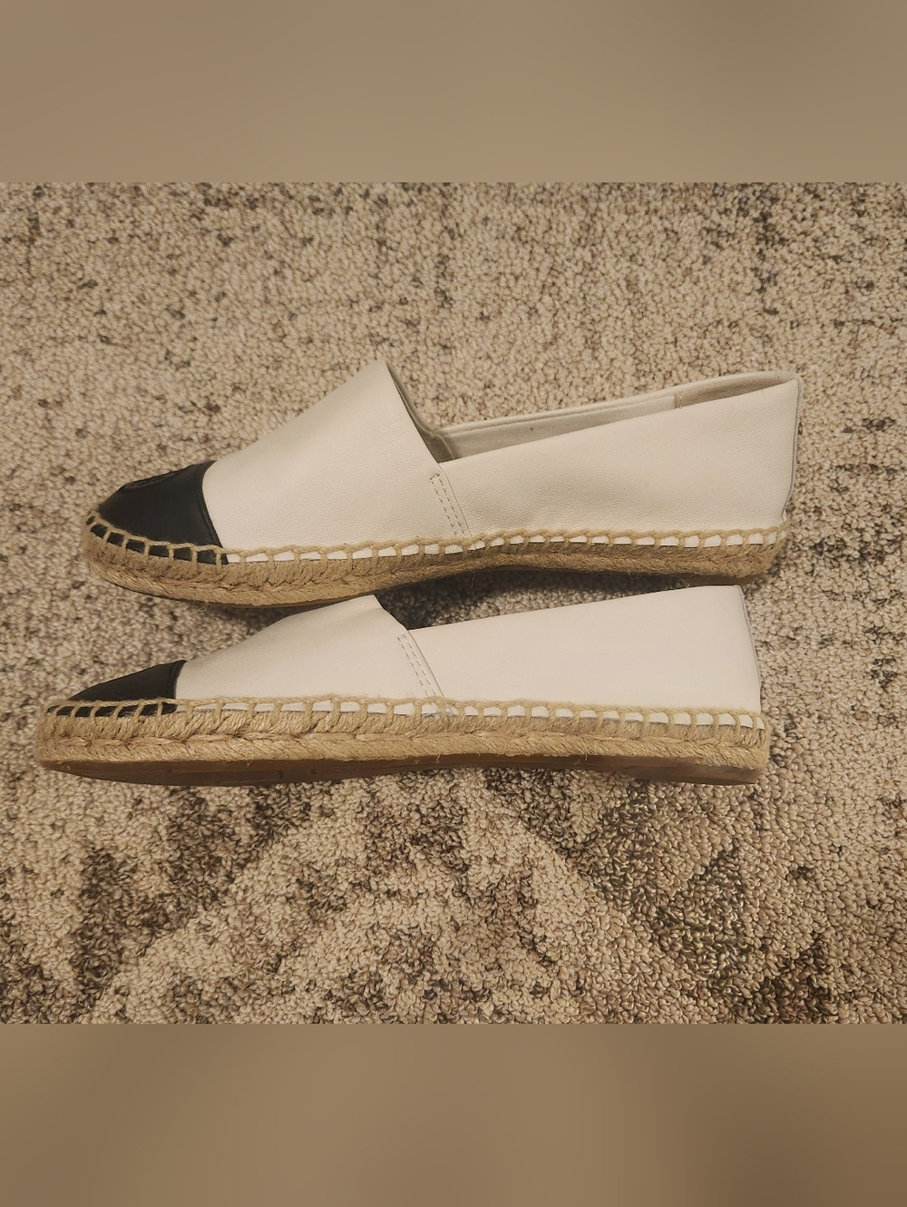 Tory Burch White Leather Espadrilles with Black Toe Cap - Picture 6 of 9